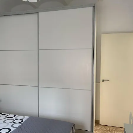 Holiday home Lleida 25, Casa A Planta Baixa Amb Amplia Terrassa Equipada Amb Barbacoa *
